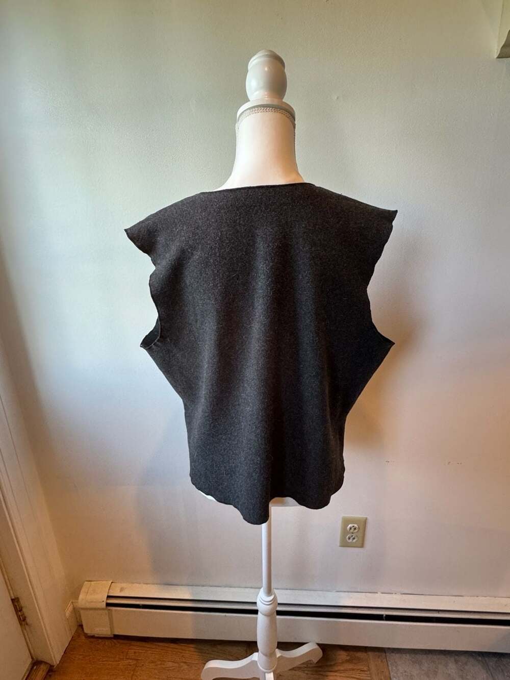 Cadence Knit Tabbard Vest - Charcoal – ,